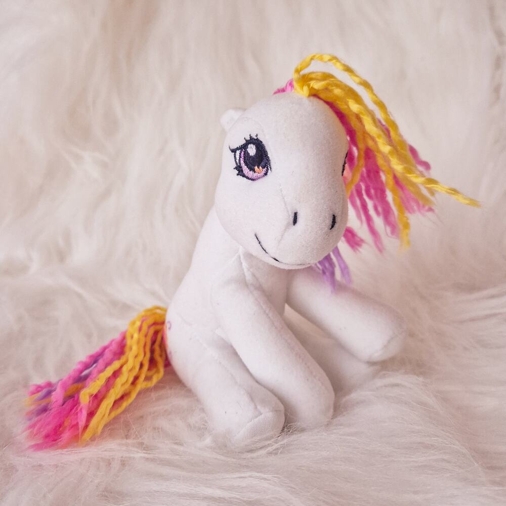 Vintage 2005 My Little Pony Sunny Daze G3 Yarn Hair Small Plush Hasbro